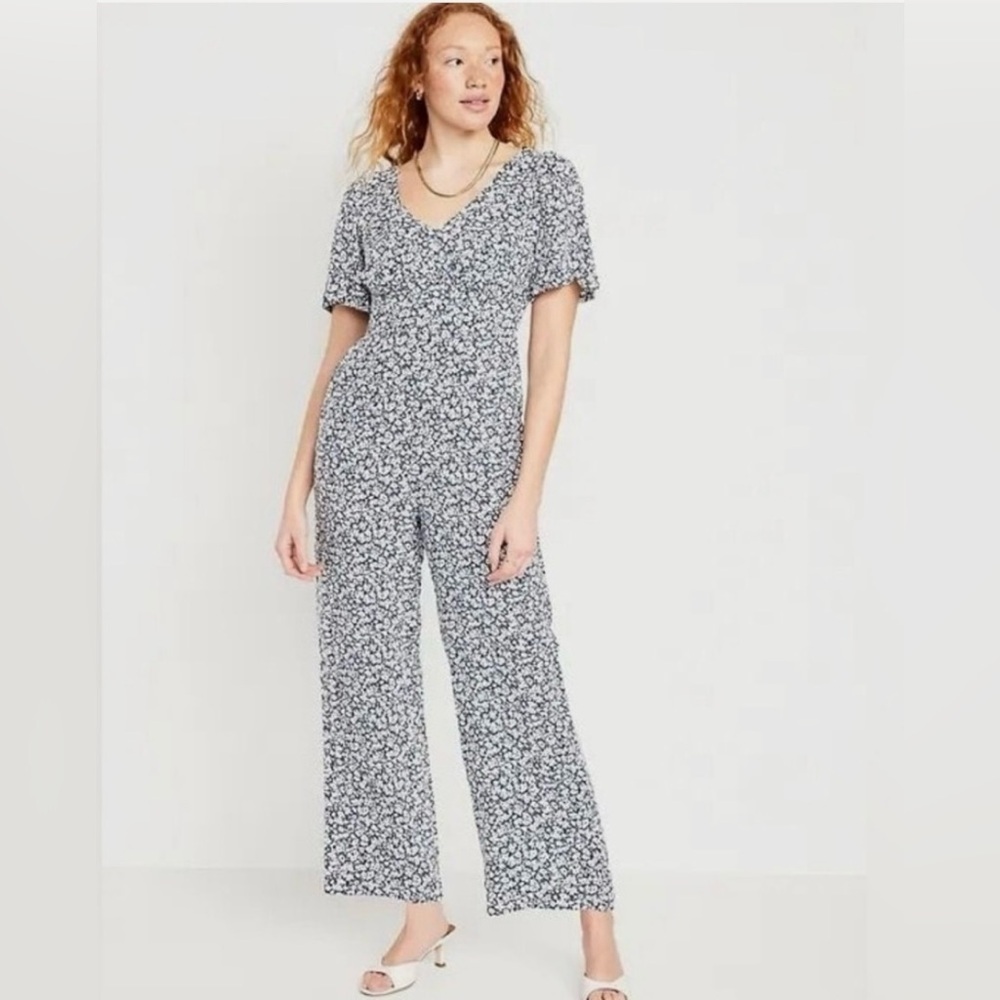 Old Navy ditsy floral flutter sleeve jumpsuit